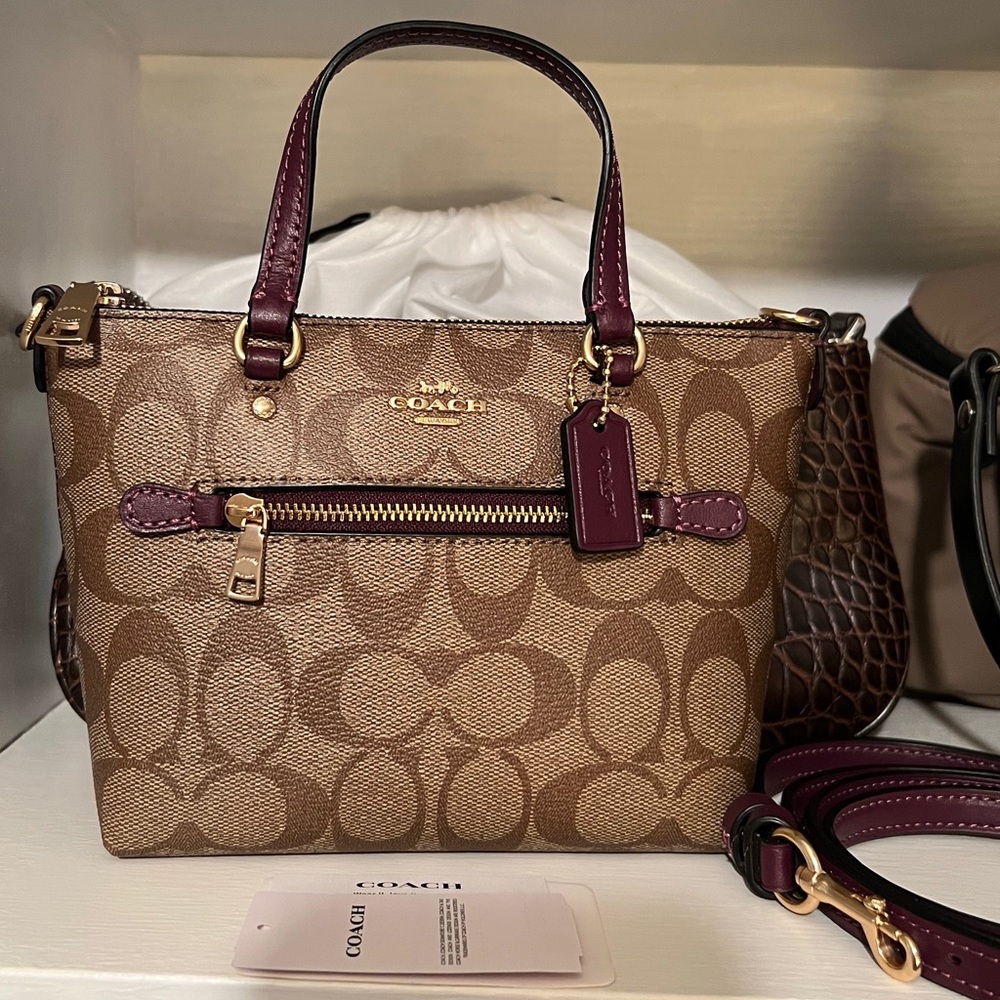 Coach Signature Mini Gallery Tote